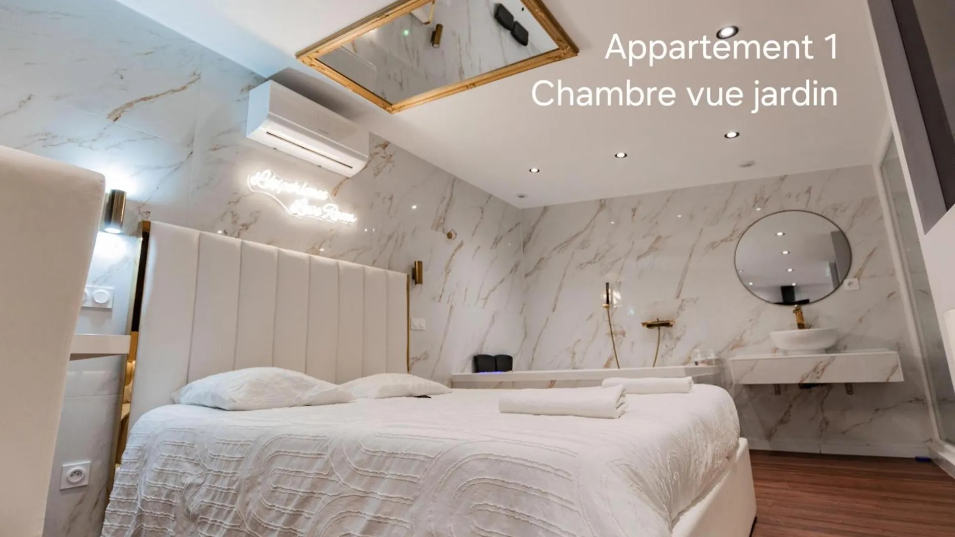 Appartement L'Experience Love Room Saint-Jean-Bonnefonds